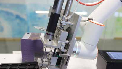 Industrial application--Screw Locking Robot